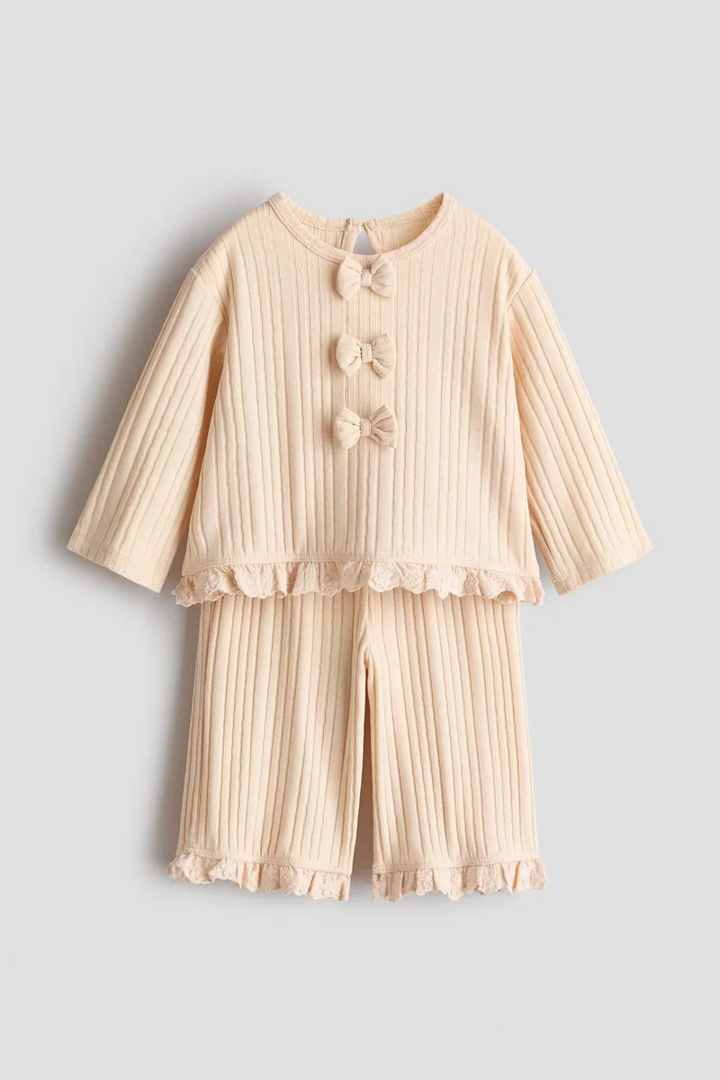 اتش اند ام طقم محبوك مكون من قطعتين يتزين بتفاصيل فيونكة